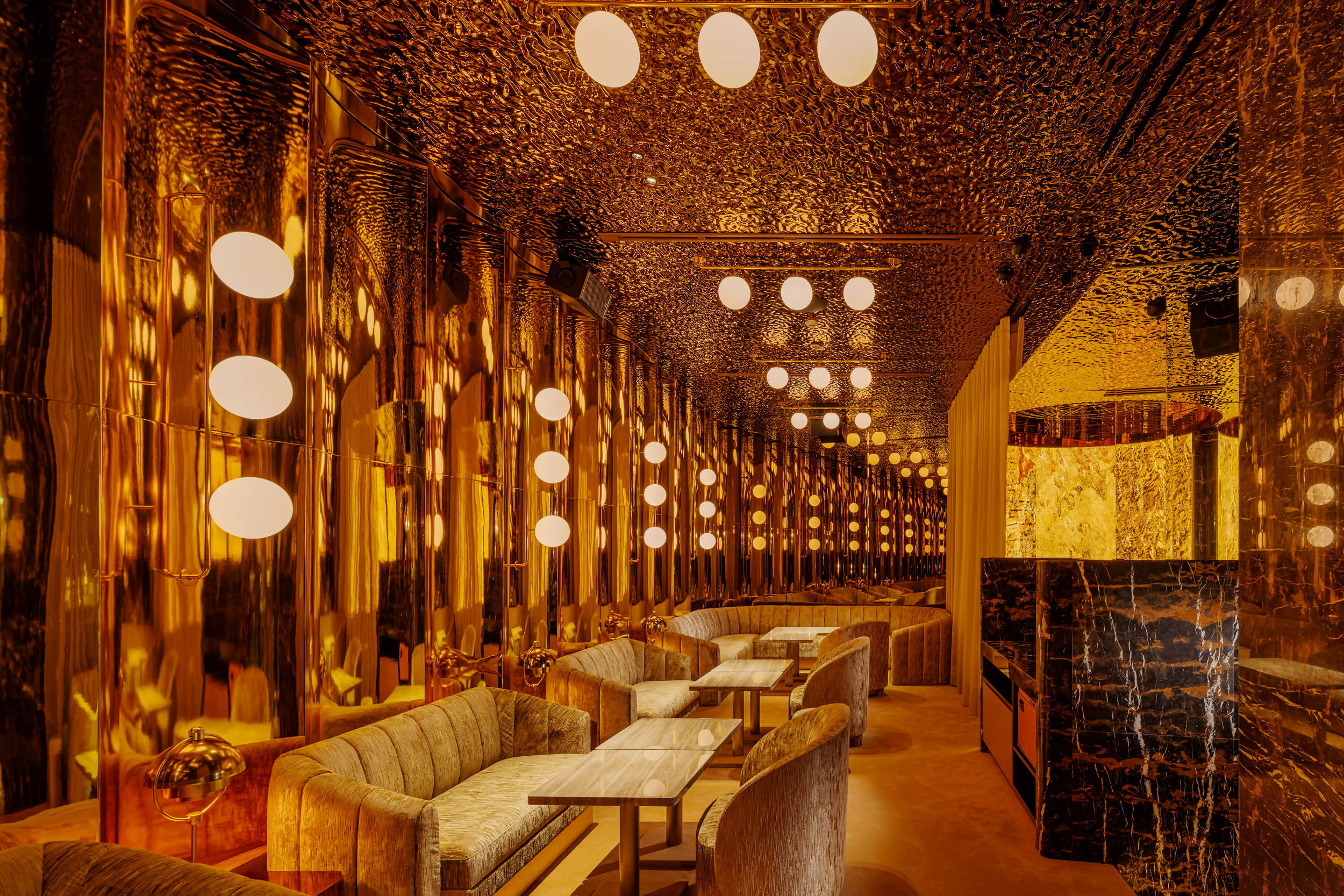 メインホール2横長